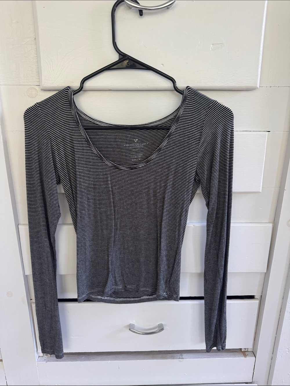 American Eagle Cropped Striped Long-Sleeve Scoop Neck Top - Black & White